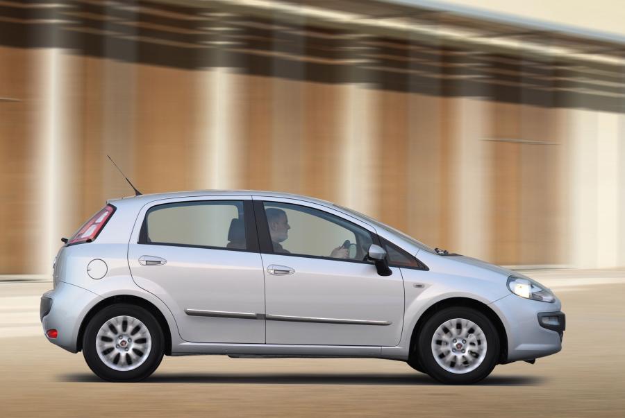  Fiat Punto Evo 2010 года  (фото 31 из 70)
